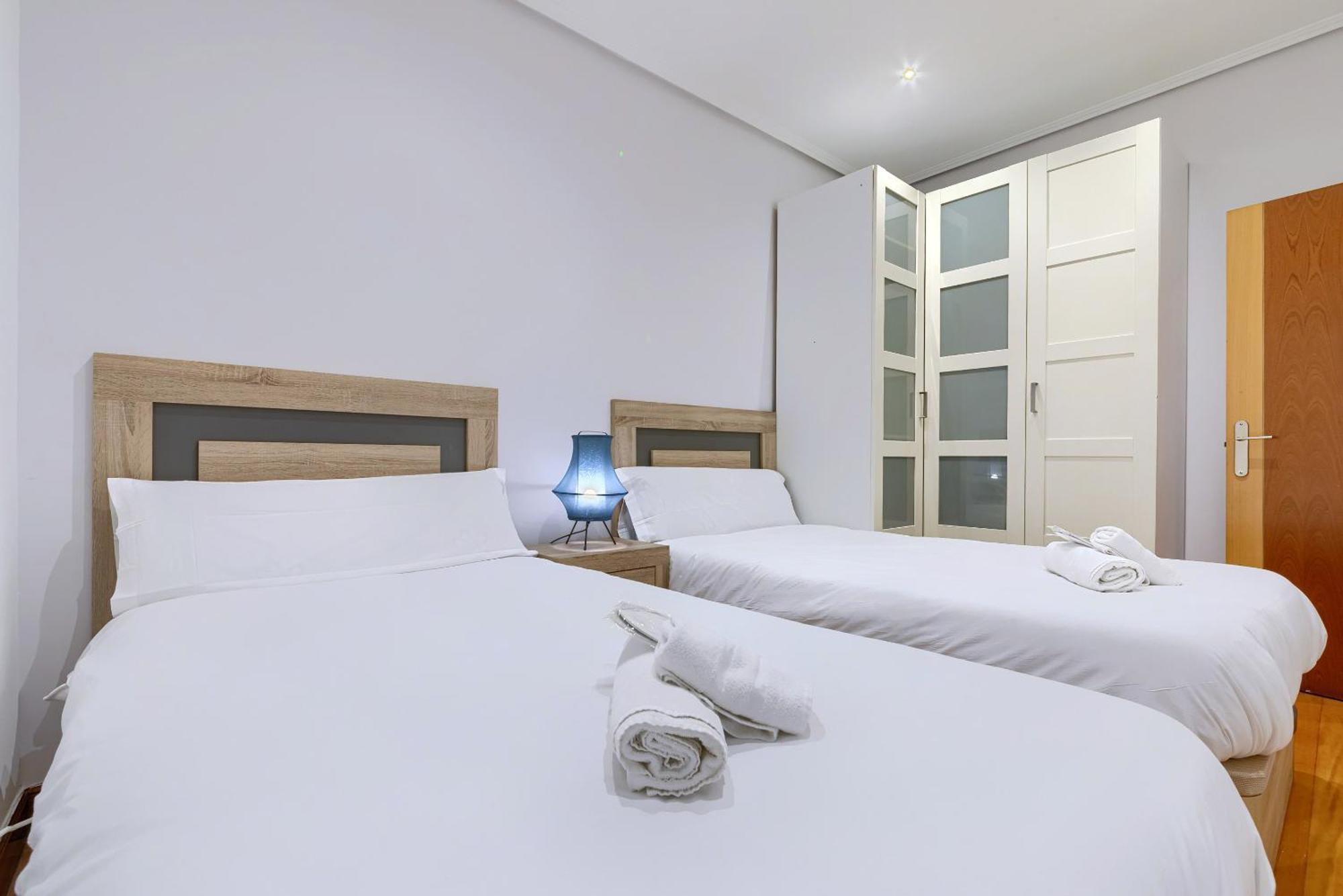 Ayuntamiento Cerca Del Casco Viejo & Parking Apartment บิลเบา ภายนอก รูปภาพ